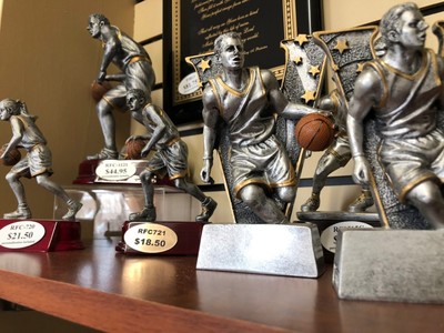 basketball figurines and plaques sioux falls